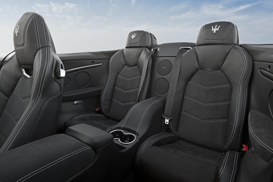  Maserati GranCabrio MC 2012 года  (фото 3 из 12)